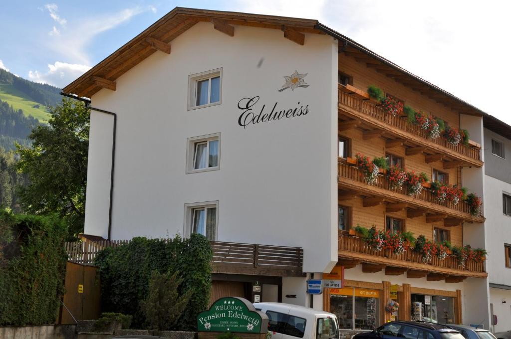 Gaestehaus Pension Edelweiss Кользас Экстерьер фото